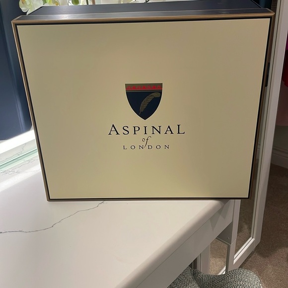 Large Aspinal of London box - Picture 1 of 5